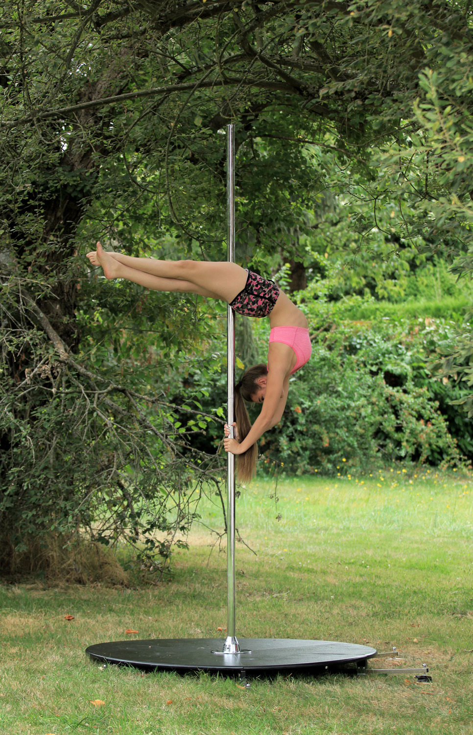 Pole dance enterrement vie de jeune filleécole pole dance